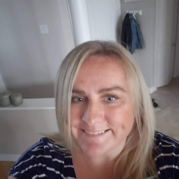 Meet your Posher, Joanne - Picture 1 of 1